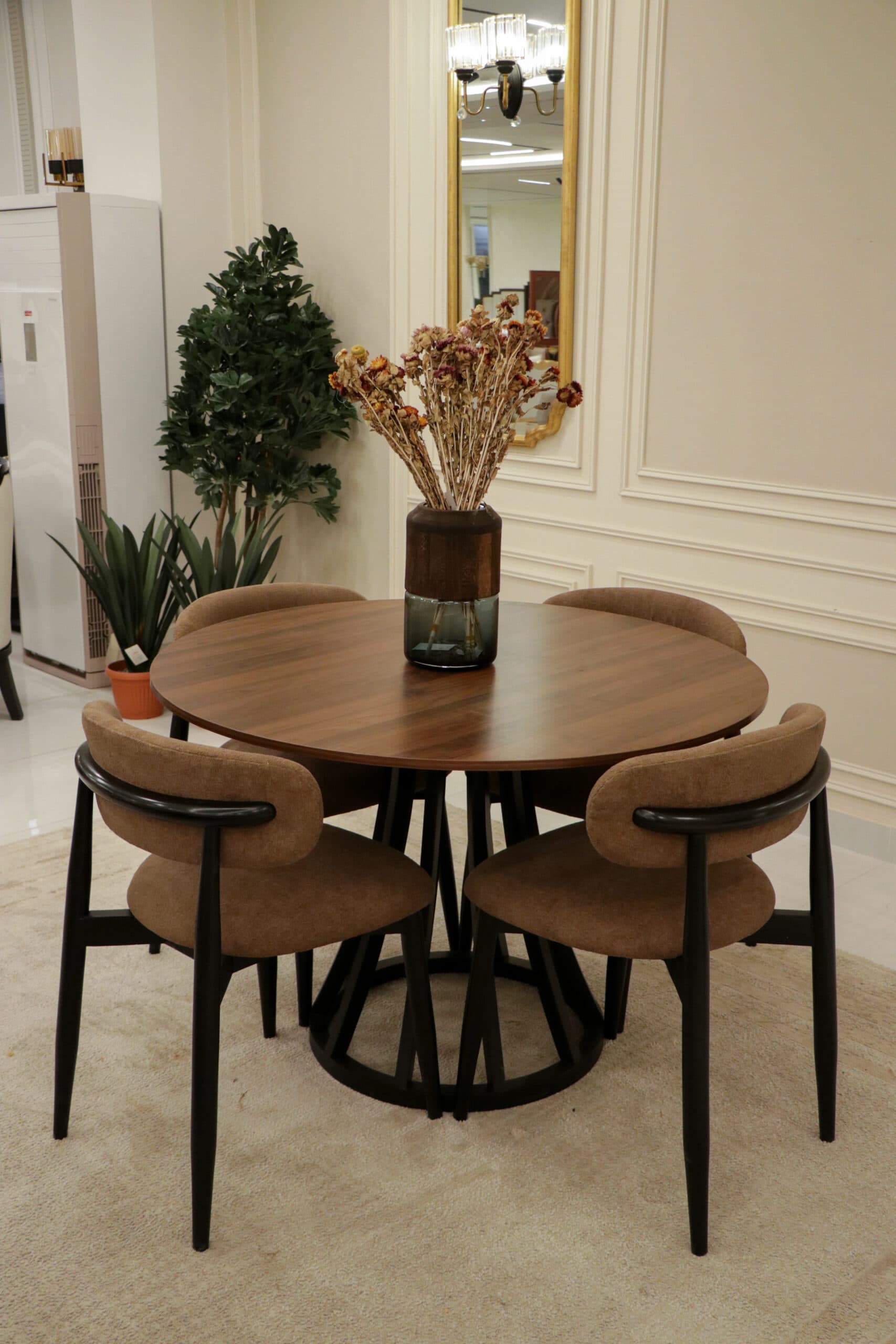 Aura Dining Set