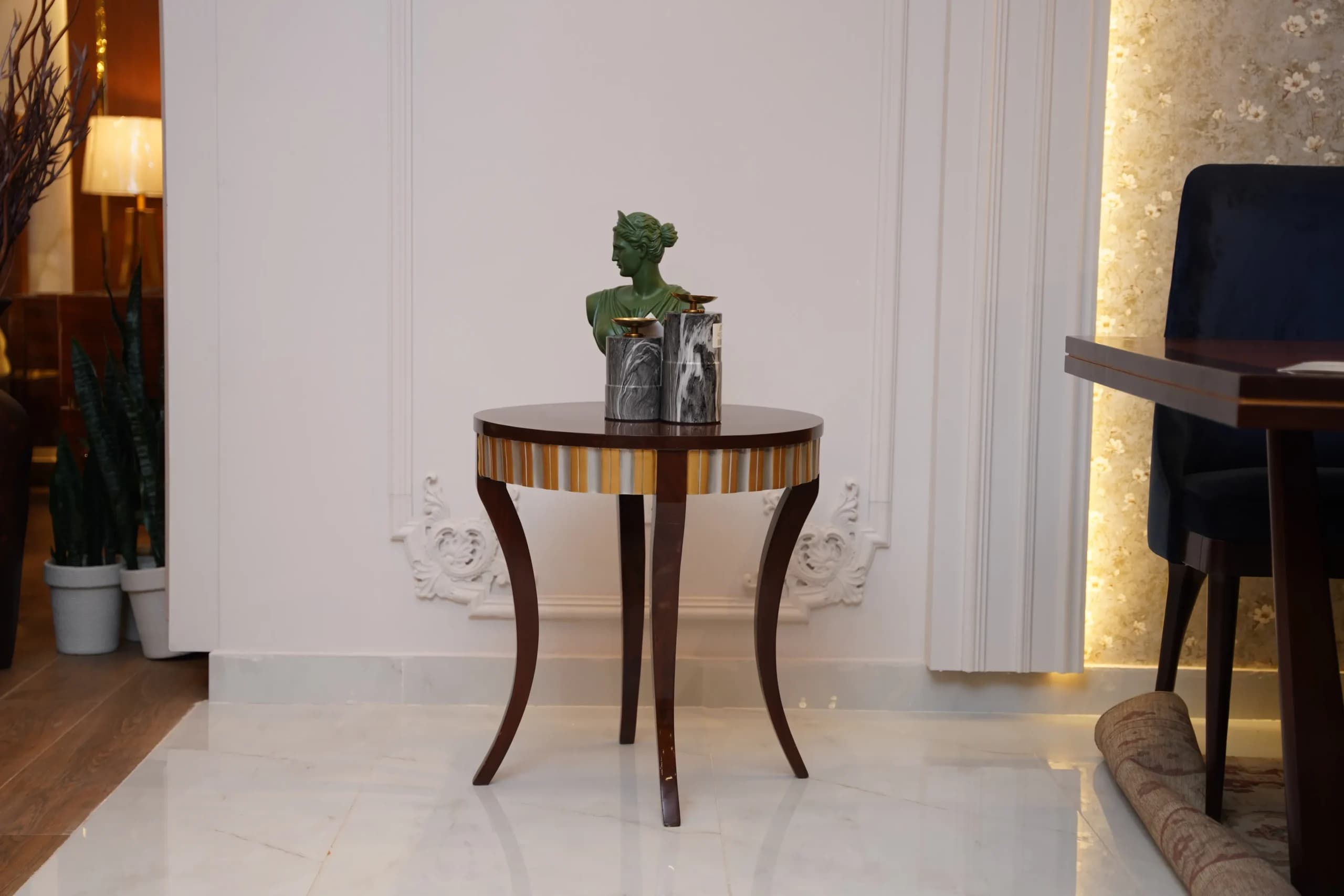 Silver Leaf Round Table