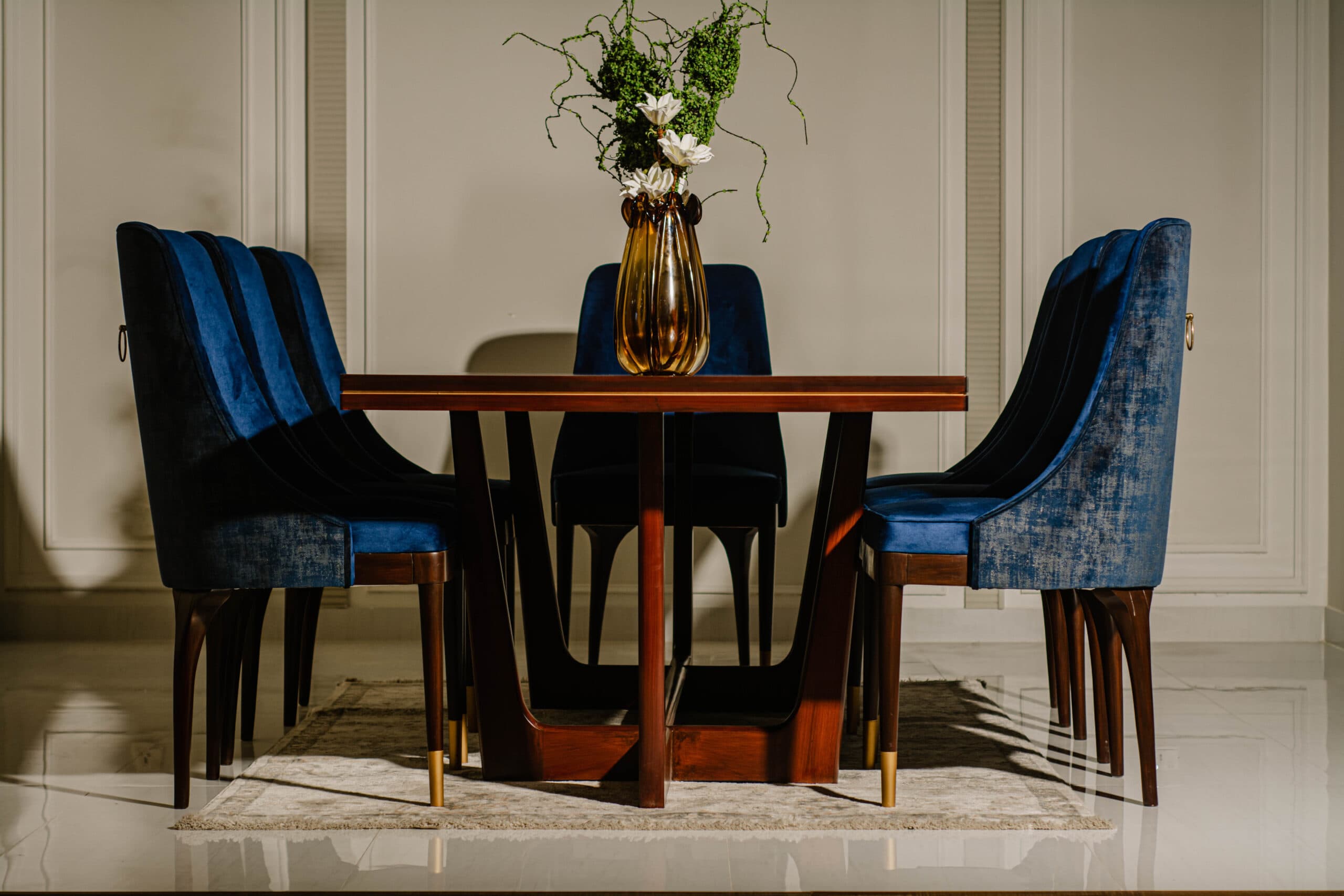 Brazo Dining Set