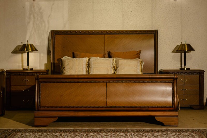 Walnut Bed+Side Tables