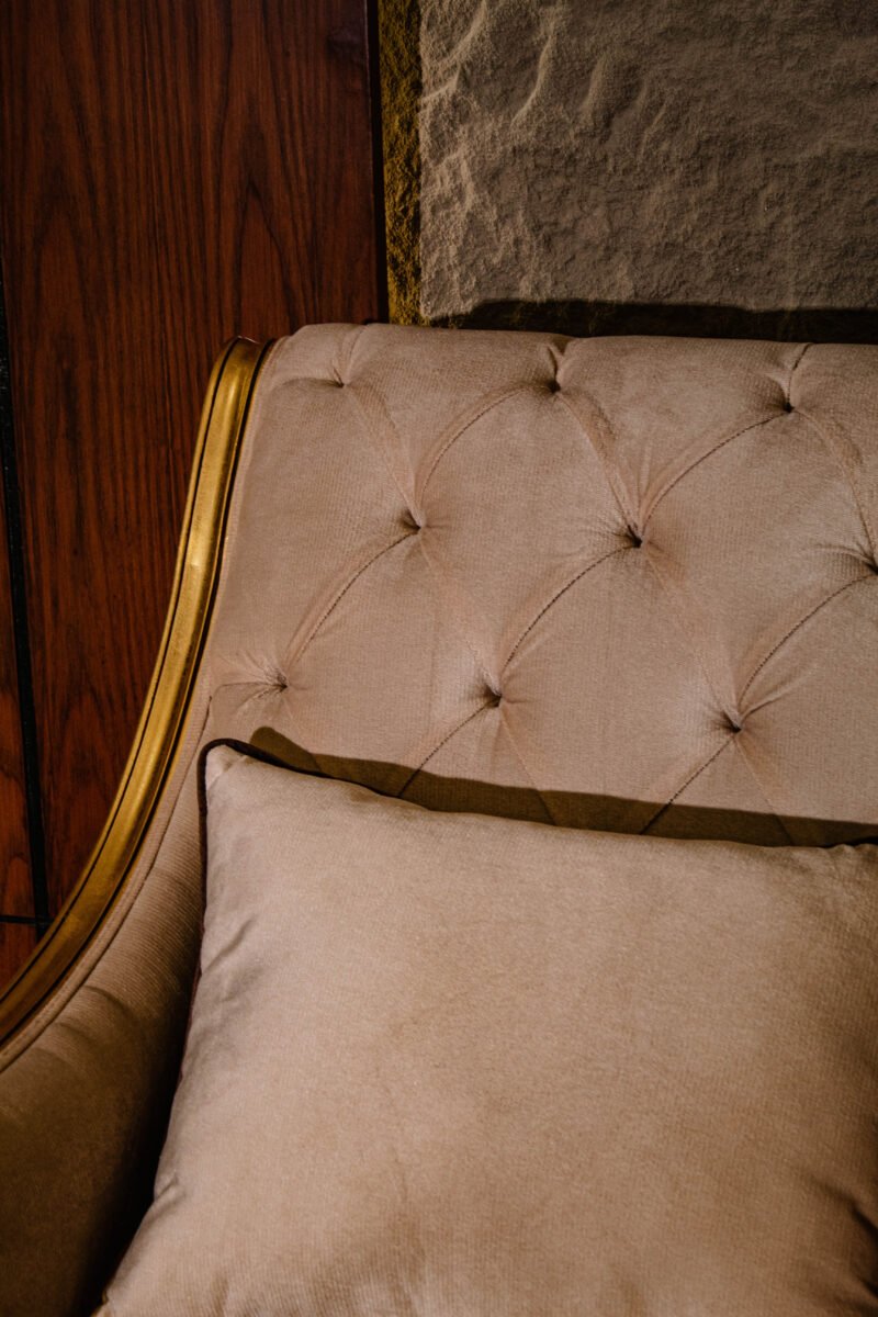 Alyxandra Sofa Set - Image 2