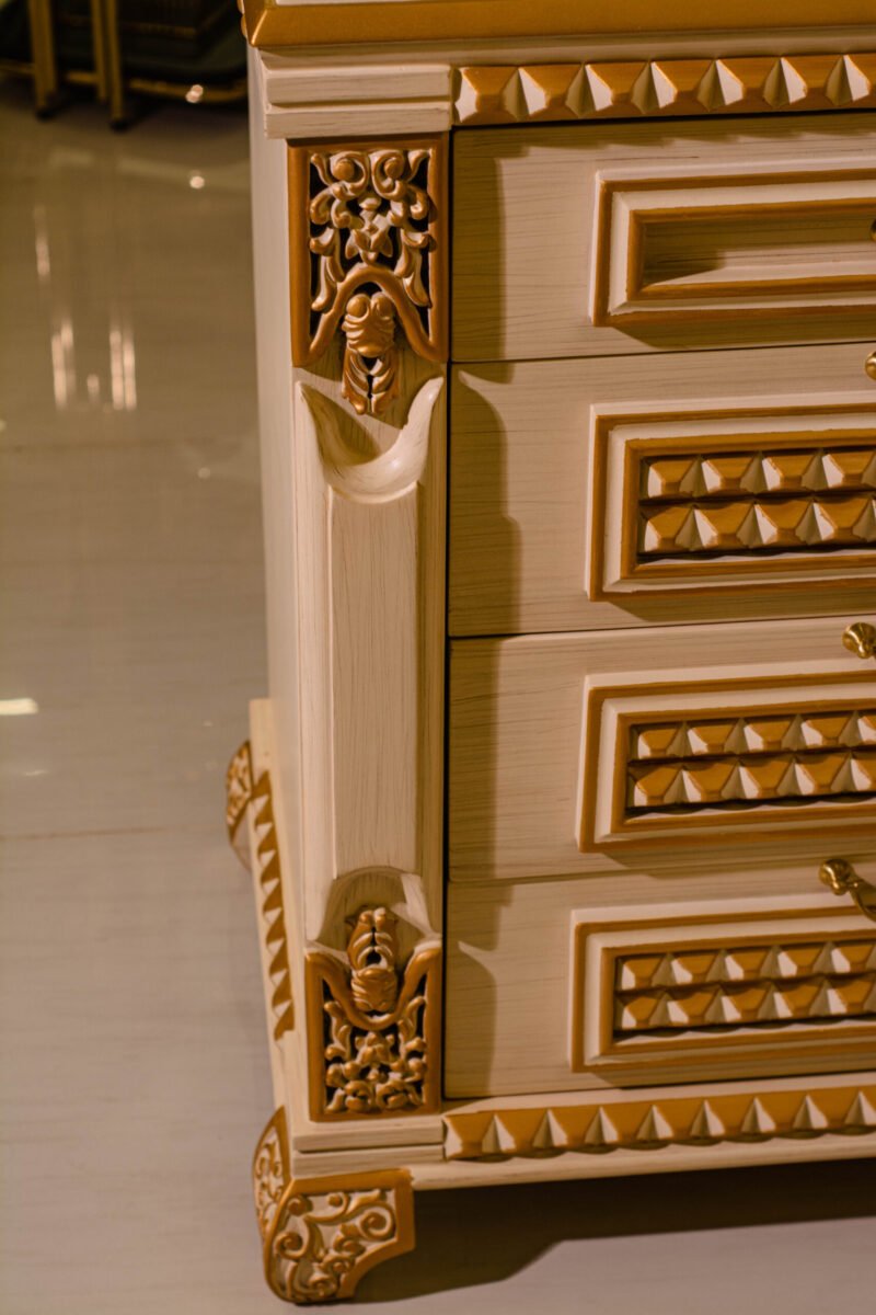Royal Wood Bed (Chalky) - Image 9