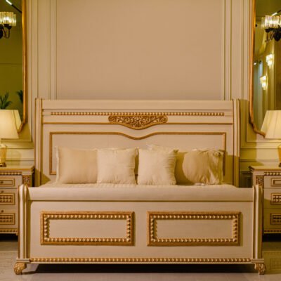 Royal Wood Bed (Chalky)