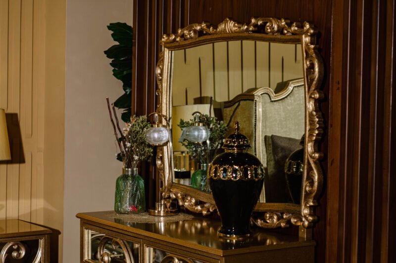 Heiresses Dresser Mirror - Image 3