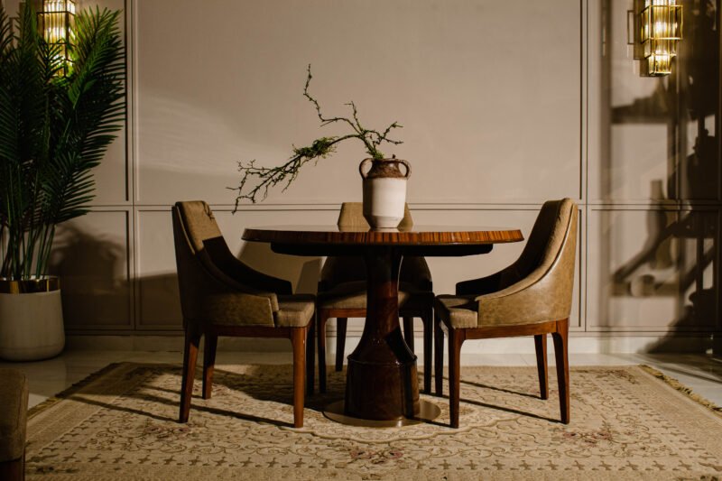 Erose Dining Table - Image 3